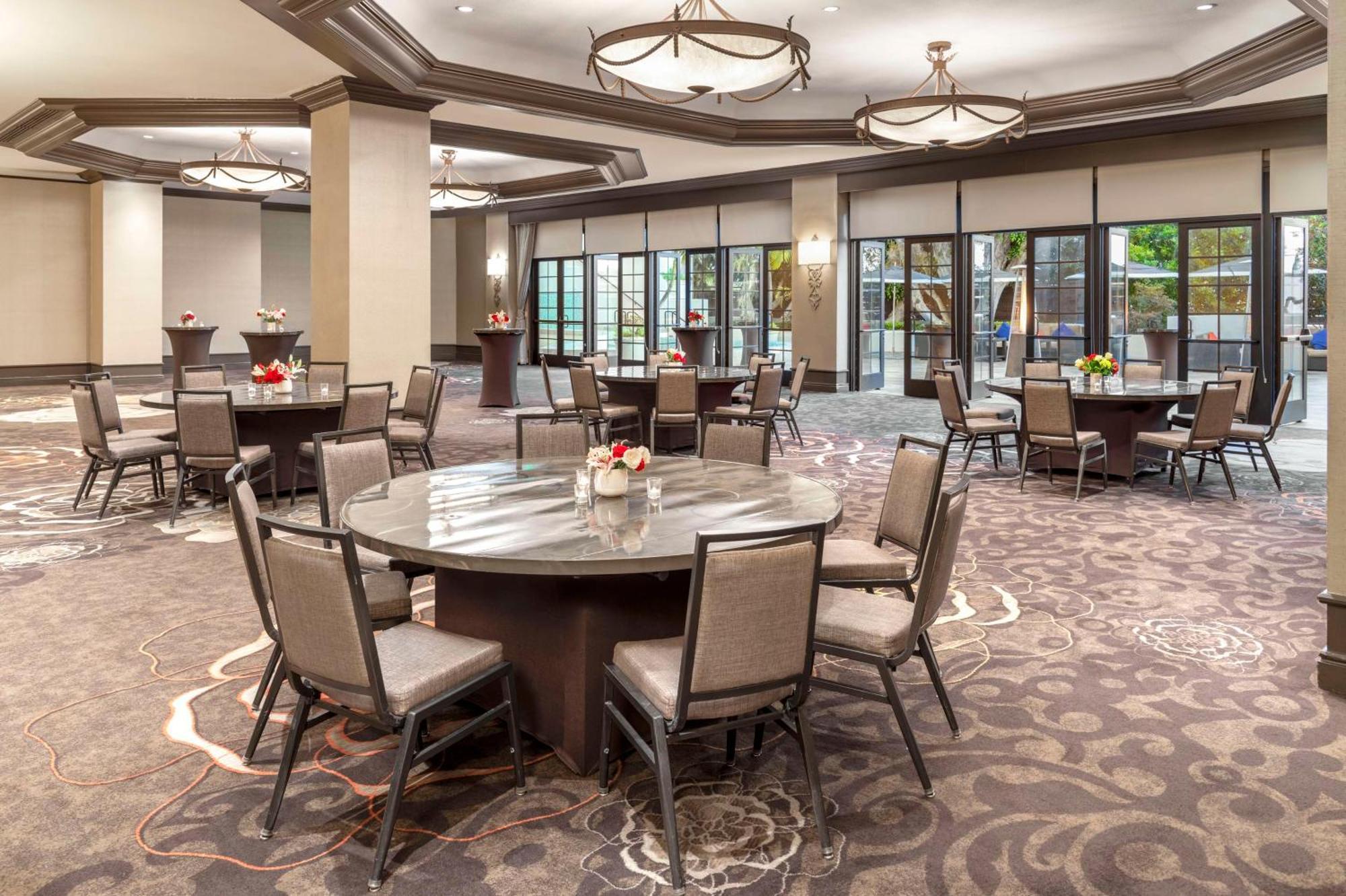 Готель Hilton Orange County/Коста-Меса Екстер'єр фото