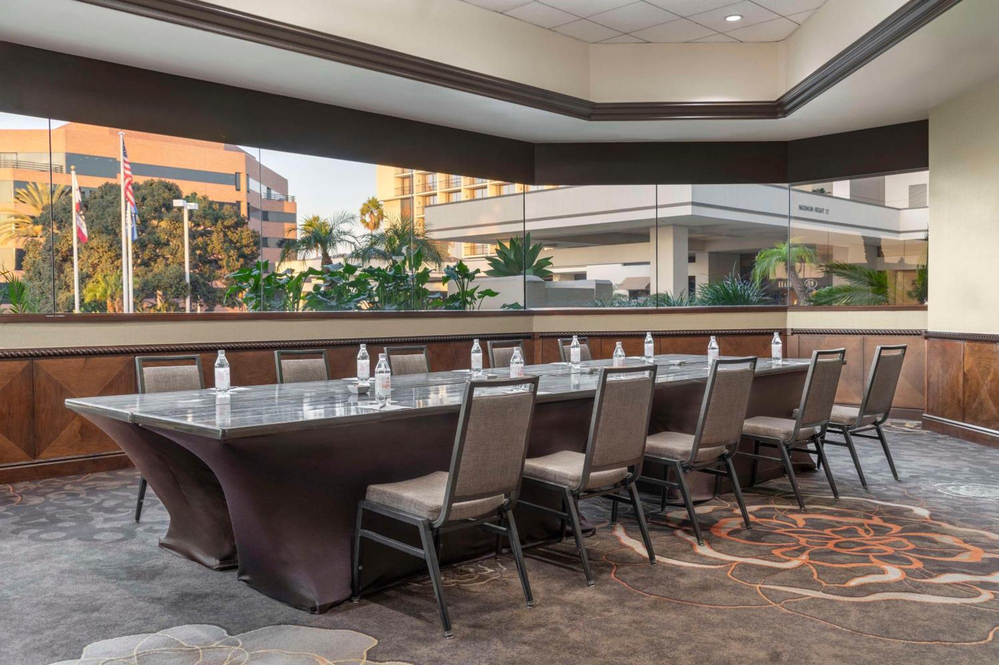 Готель Hilton Orange County/Коста-Меса Екстер'єр фото
