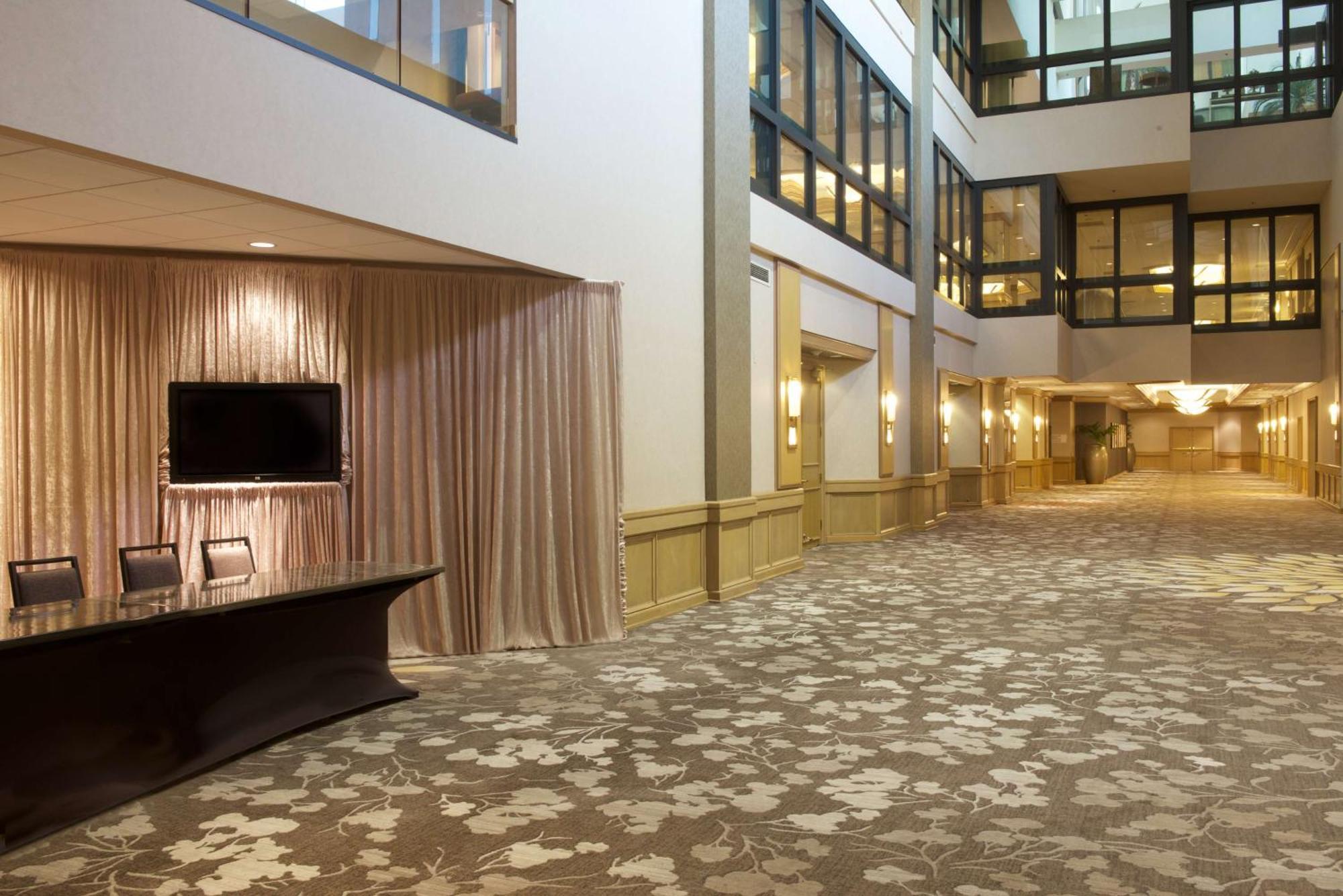 Готель Hilton Orange County/Коста-Меса Екстер'єр фото