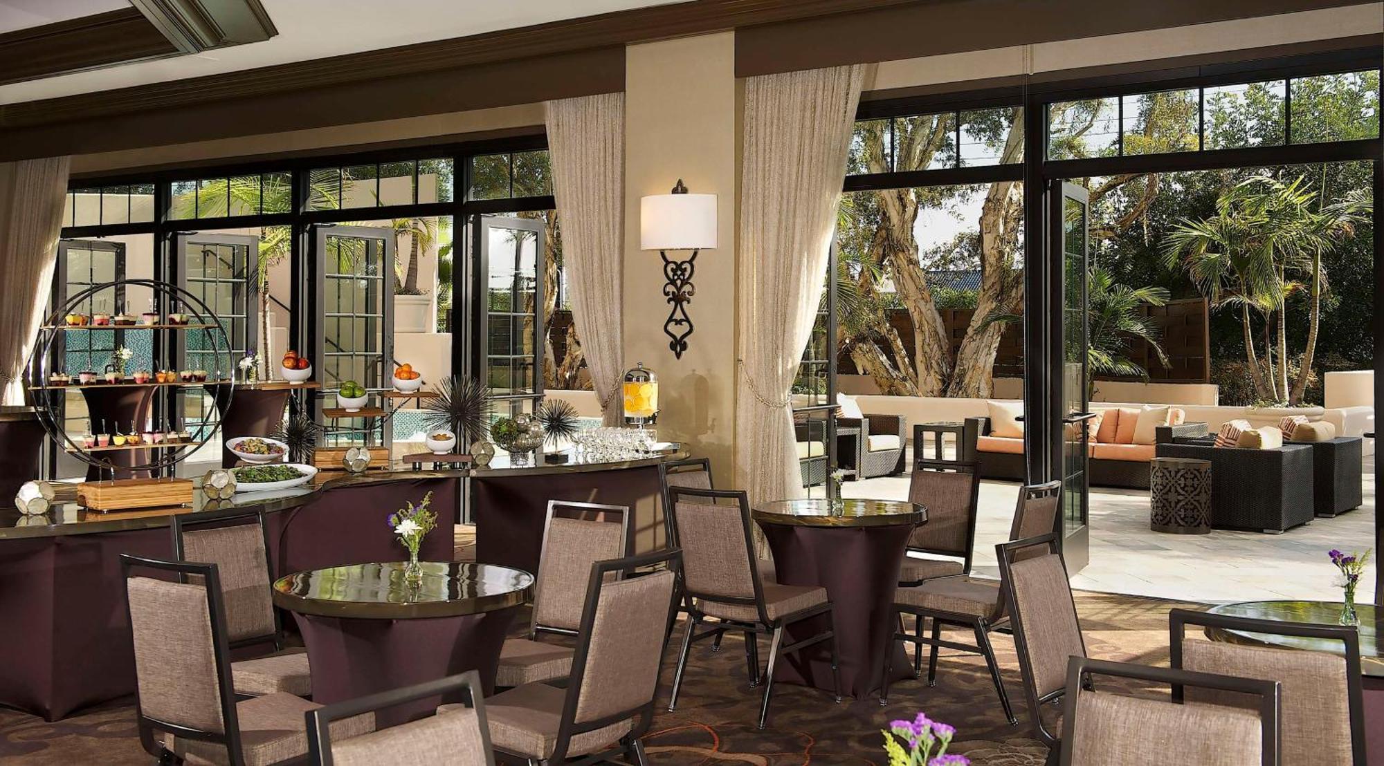 Готель Hilton Orange County/Коста-Меса Екстер'єр фото